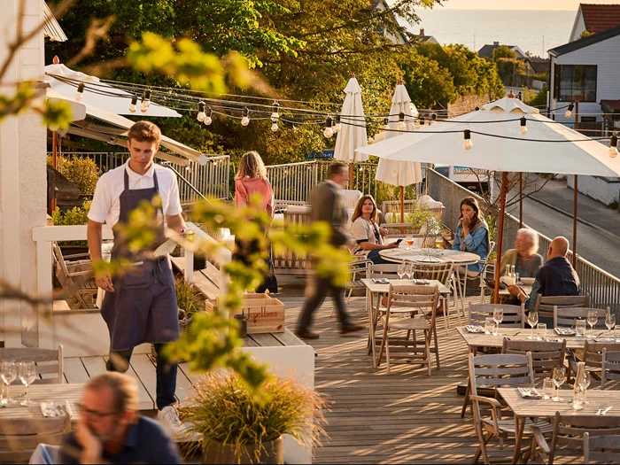 Efterårsophold på Tisvildeleje Strandhotel - Vin, lækre snacks og 3-retters middag