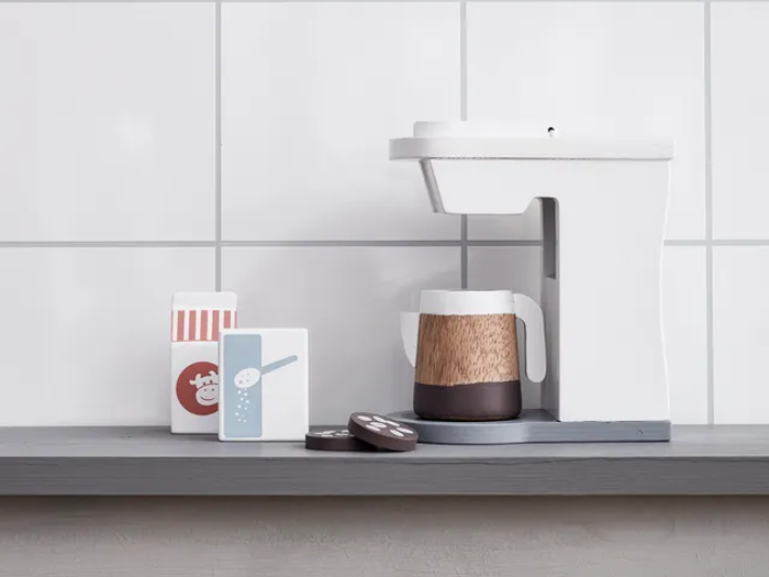 Kids Concept, Kaffemaskine m. tilbehør, Natur, Hvid, Multi, Schima træ, L:16 x B:9 x H:17,3 cm