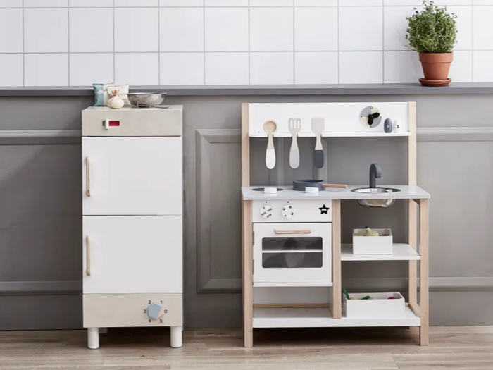 Kids Concept, Køkken m. tilbehør, Hvid, Natur, MDF, Poppeltræ,  L:56,5 x B:30 x H:73 cm
