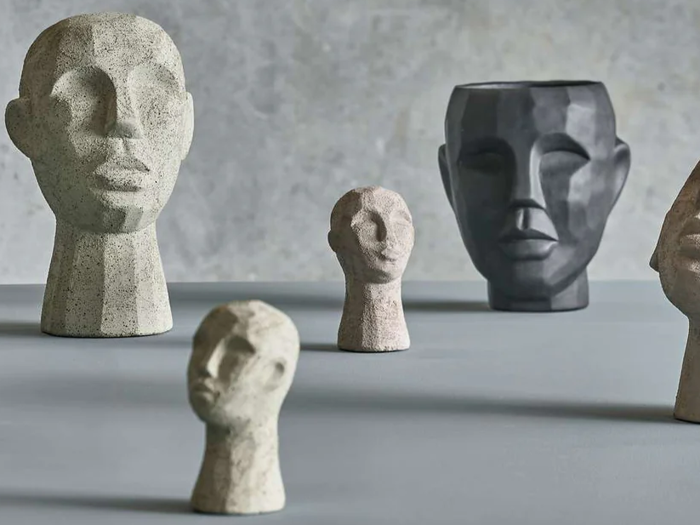 3 stk. Talvik figurer i brun, gå og råhvid cement fra Villa Collection