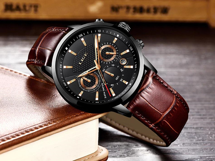 Designerur med læderrem