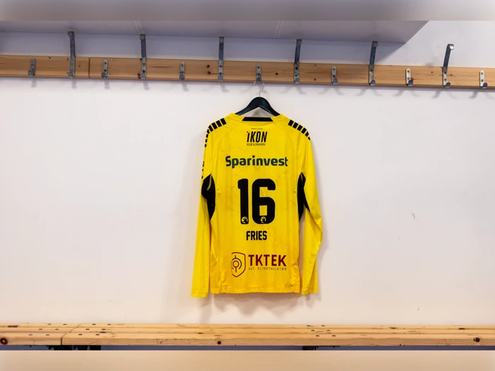 #16 Thorsten Fries matchworn trøje i str. 2XL