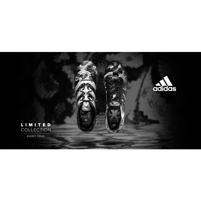 To sorte og hvide Adidas-fodboldstøvler med slangeskindsmønster vises side om side på en sløret baggrund med Adidas-logoet og Limited Collection-teksten til venstre.