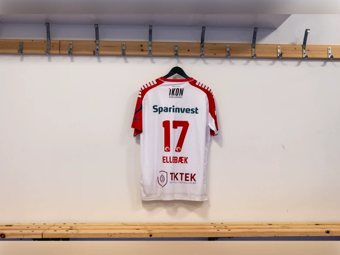 #17 Tobias Ellebæks matchworn trøje i str. XL
