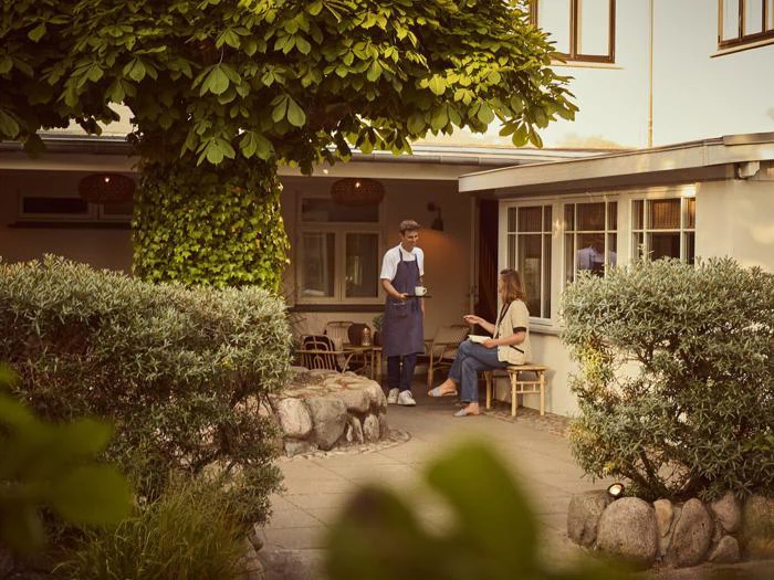 Efterårsophold på Tisvildeleje Strandhotel - Vin, lækre snacks og 3-retters middag