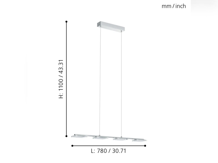 Minimalistisk pendel med fire rektangulære lamper, der hænger ned fra loftet. Højde: 1100 mm (43,31 in), længde: 780 mm (30,71 in). Målene er vist på billedet.