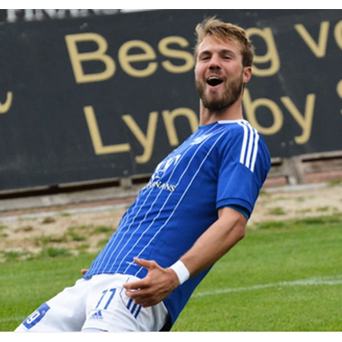 Lyngby Boldklub spillertrøje i valgfri størrelse
