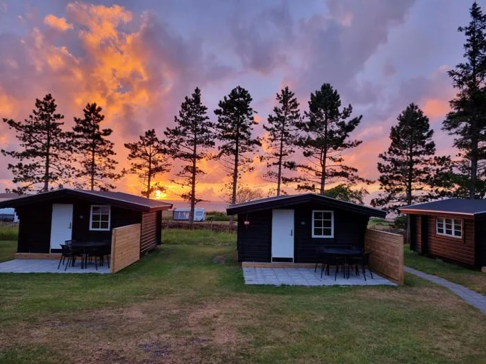 Miniferie på Hvalpsund Familie Camping - Nyrenoveret minihytte inklusiv tapas og morgenbrød
