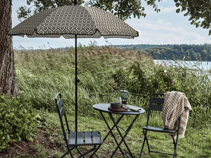 House Doctor, Port, Strandparasol, Sort, Sand, Polyester, Stål, H:185 x Dia:180 cm