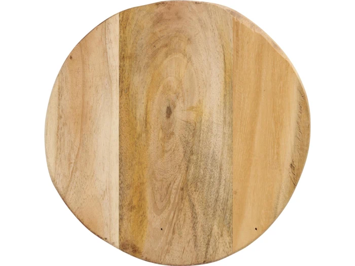 Et rundt skærebræt i træ med naturlige åretegninger og lysebrune toner, fotograferet ovenfra på en hvid baggrund.