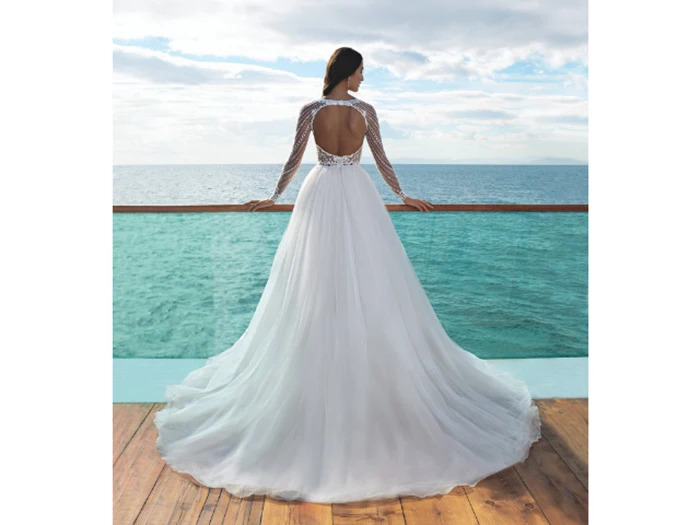 Fantastisk smuk brudekjole fra Italienske Cosmobella fra Søstrene Skårup