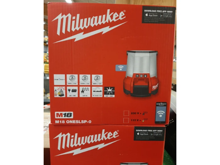 Milwaukee arbejdslampe M18 fra Bygma Støvring