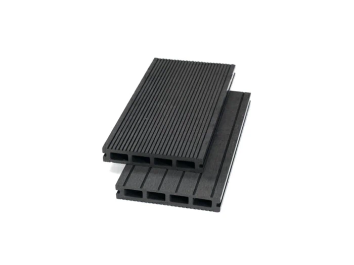 Restparti af komposit Sorte terrassebrædder 30M2 fra Bygma Bindslev