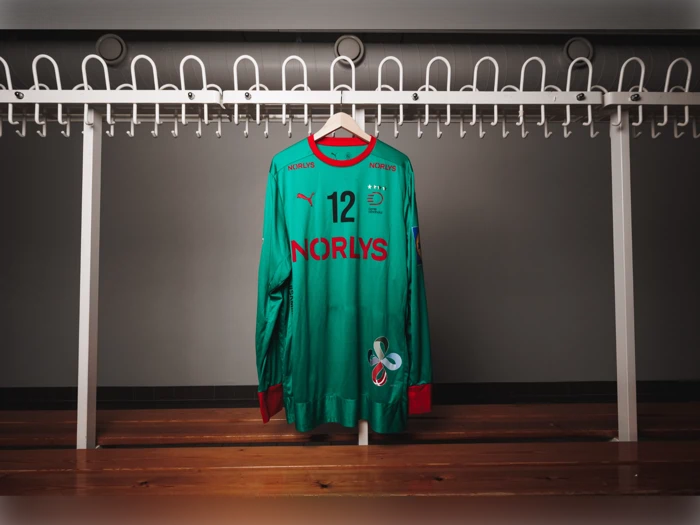 #12 Emil Nielsens matchworn trøje i str. XXL