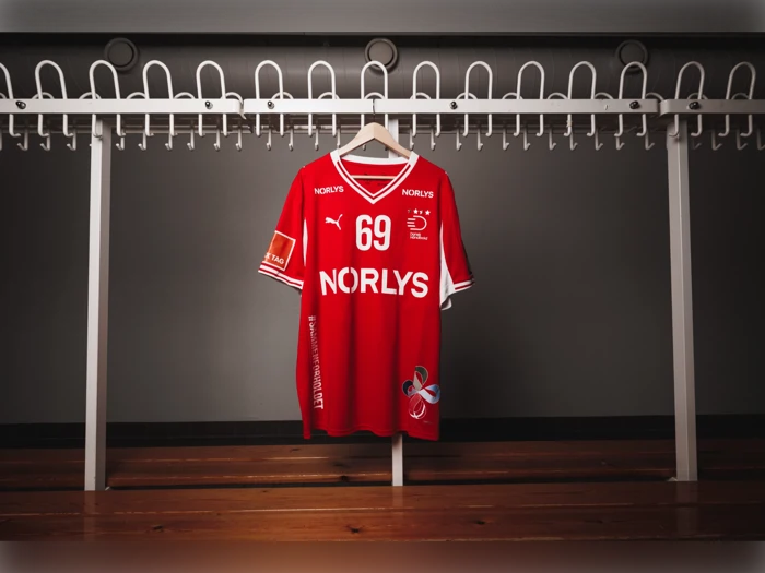 #69 Steven Plucnar Jacobsens matchworn trøje i str. XXL
