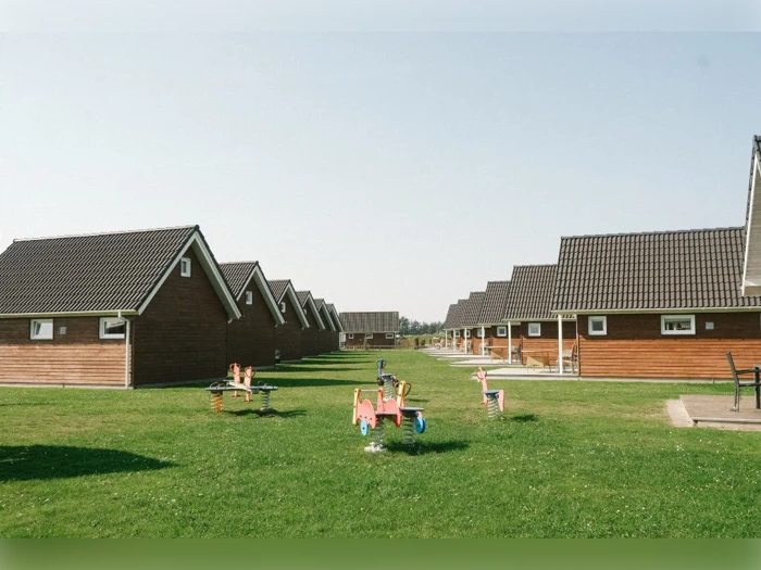 Ferie i Løkkenhytte - tæt på Vesterhavet hos Løkken Klit Camping - op til 6 personer