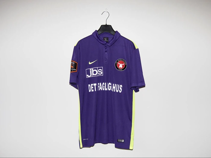 Jonas Borring's match worn-trøje og -shorts fra FC Midtjylland's 2016-17-sæson