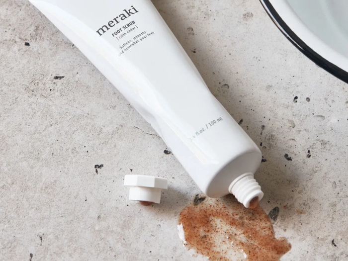 Meraki, Fodscrub, Rolig cedertræ, Cosmos Organic, 100 ml, H:17 cm