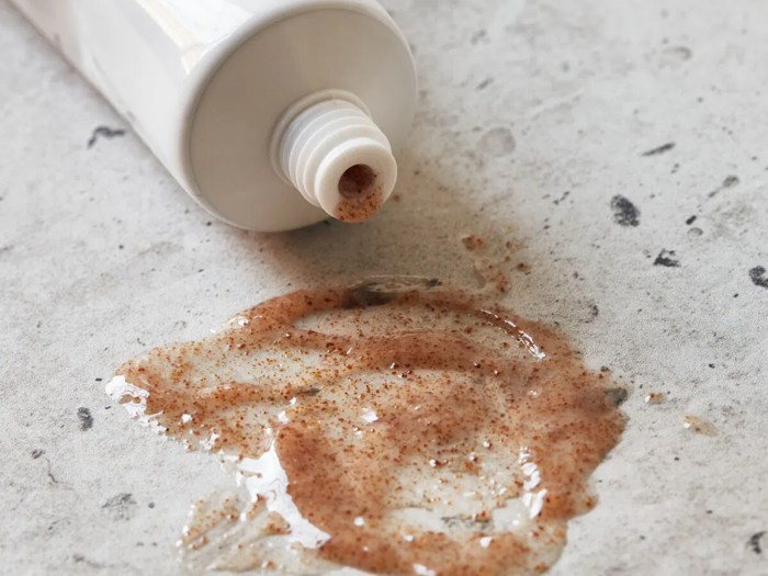 Meraki, Fodscrub, Rolig cedertræ, Cosmos Organic, 100 ml, H:17 cm