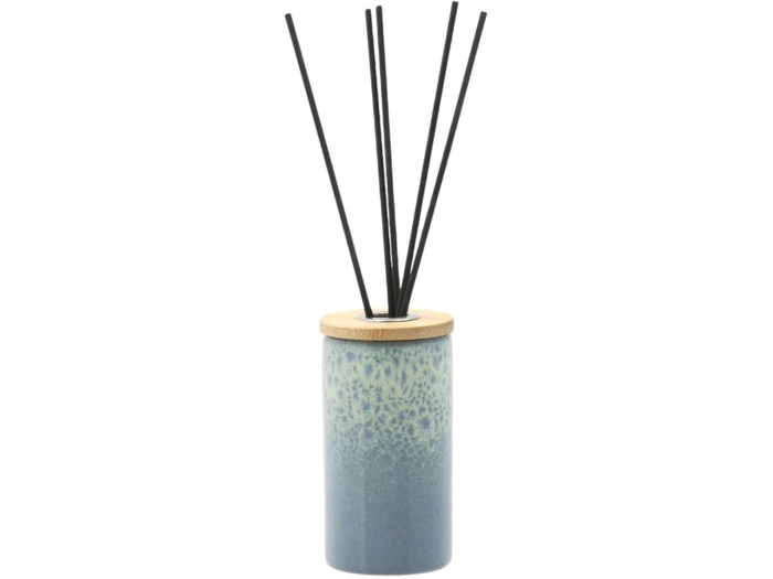 Keramisk sivdiffusor med trætop og flere sorte diffusorpinde, med et blåt og hvidt gradientdesign på vasen.
