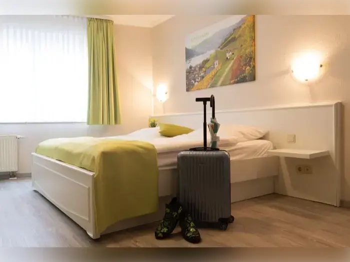 Sommerferie: 4-dages ferie kun 100 m fra Rhinen – Vin, natur og stemning på Hotel Zwei Mohren