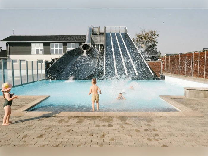 Ferie i Løkkenhytte - tæt på Vesterhavet hos Løkken Klit Camping - op til 6 personer