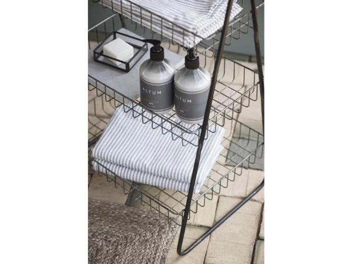 Brooklyn metal reol med kurve fra Ib Laursen