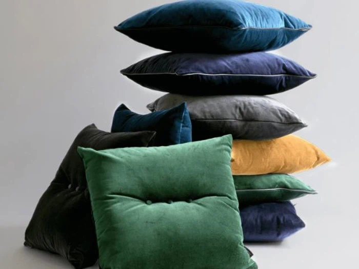 Dots Cushion fra LOUISE ROE - Evening grey