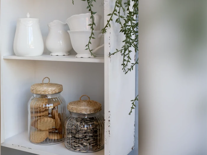 Chic Antique, Skab, m. 1 låge, Antique creme, Grantræ, MDF, Krydsfiner, L:35 x B:19,5 x H:50 cm