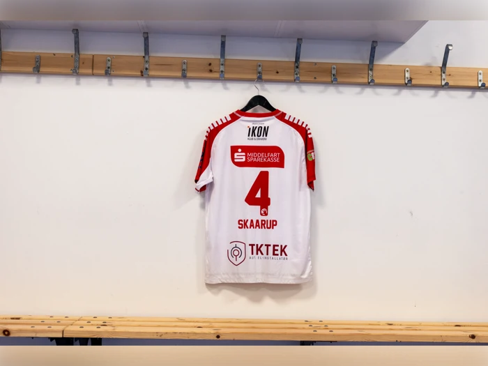 #4 Lars Skaarups matchworn trøje i str. L