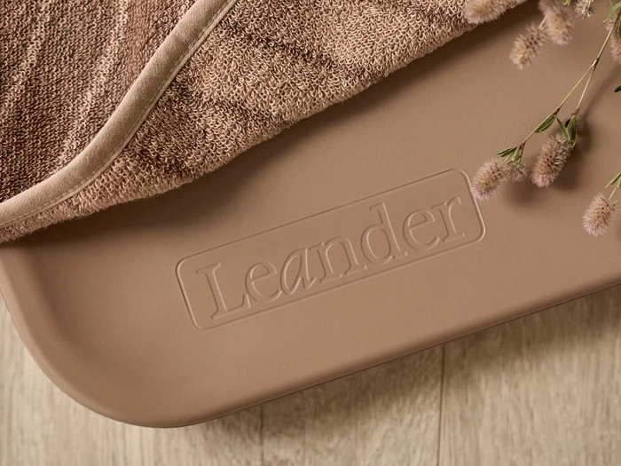 Leander, Matty, Puslepude, Clay, Formstøbt PUR skum, H:11 x B:49 x L:70 cm