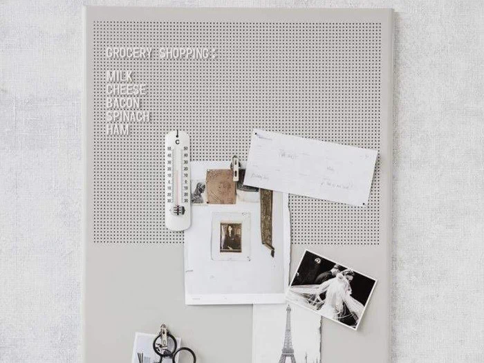 MONOGRAPH GRID opslagstavle m. sorte bogstaver