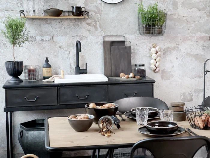 Chic Antique, Laon, Tapasbræt m. jernhåndtag, Kul, Mangotræ Jern, L:33 x B:19 x H:1,5 cm