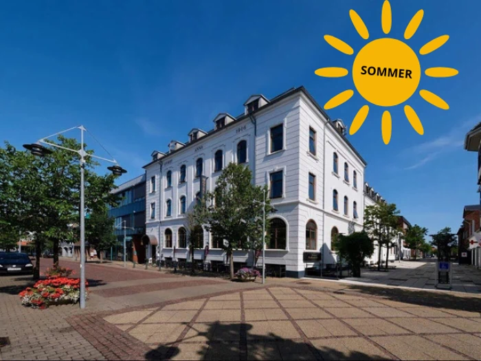 Ophold for 2 midt i Brønderslev med morgenbuffet og velkomstgave - Hotel Phønix