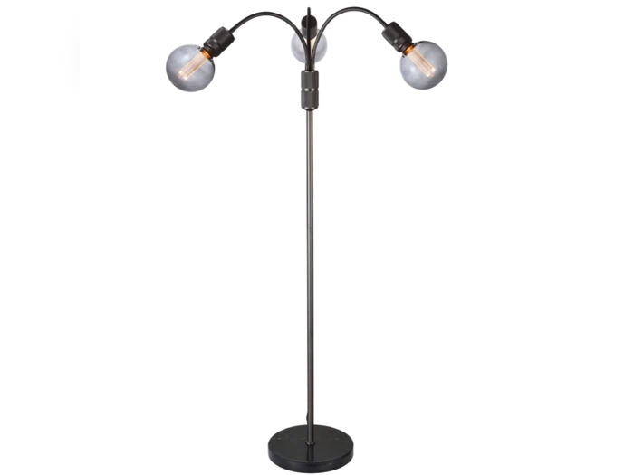 En moderne gulvlampe med en rund base og tre buede arme, som hver holder en kugleformet pære med en synlig glødetråd.