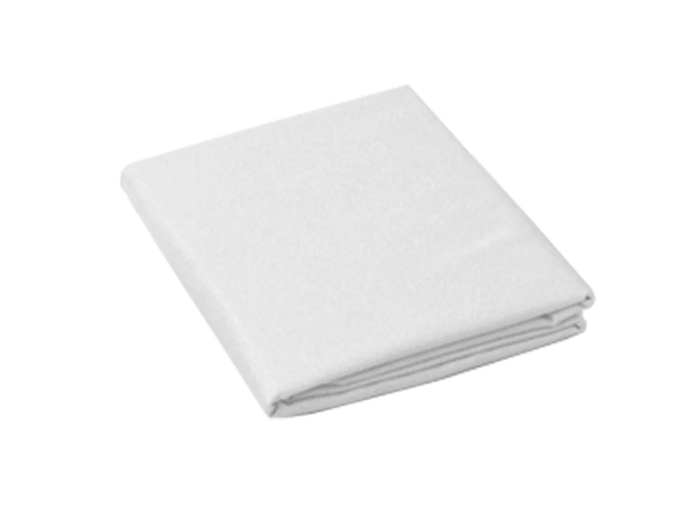 Et foldet hvidt lagen er placeret på en almindelig hvid baggrund.