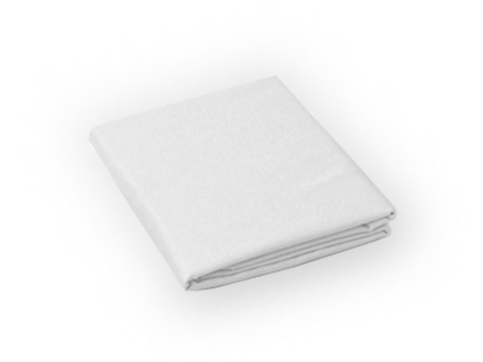 En enkelt pænt foldet hvid klud, placeret på en almindelig hvid baggrund.