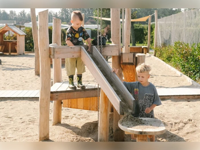 Ferie i Løkkenhytte - tæt på Vesterhavet hos Løkken Klit Camping - op til 6 personer