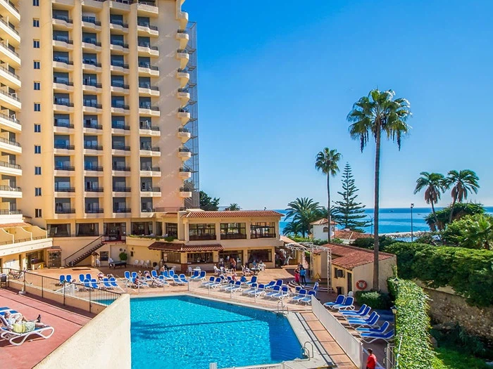 Oplev den spanske solkyst med havudsigt og All Inclusive