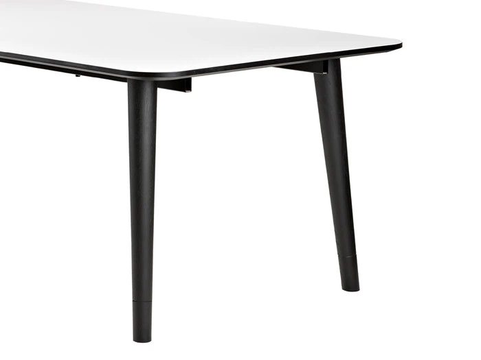 OBLIQUE dansk designet spisebord fra PBJ Designhouse