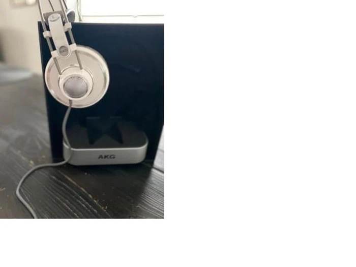 Hovedtelefoner, AKG K-701 (sælges brugte!)