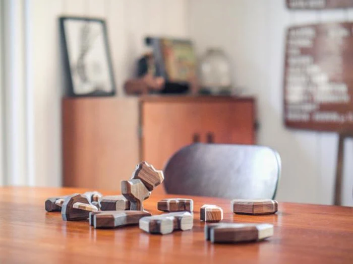 Alle 16 dyr med magneter i Nordamerikansk valnød og ask fra Fablewood