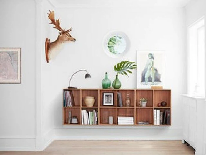 Bogreol i lys bambus fra ATBO Furniture