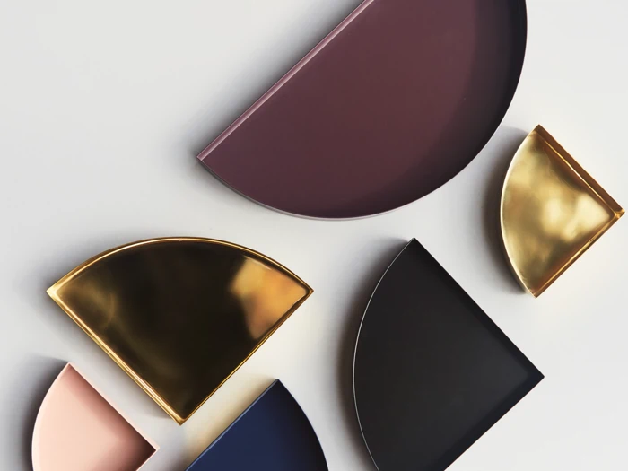 AYTM, UNITY, Bakke, Kvart cirkel, Guld, 100% Rustfri stål, L:10,8 x B:10,8 x H:1,9 CM