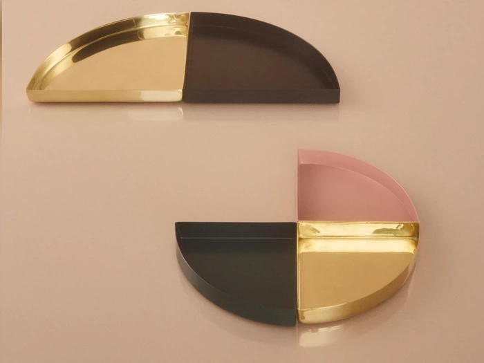 AYTM, UNITY, Bakke, Kvart cirkel, Guld, 100% Rustfri stål, L:10,8 x B:10,8 x H:1,9 CM