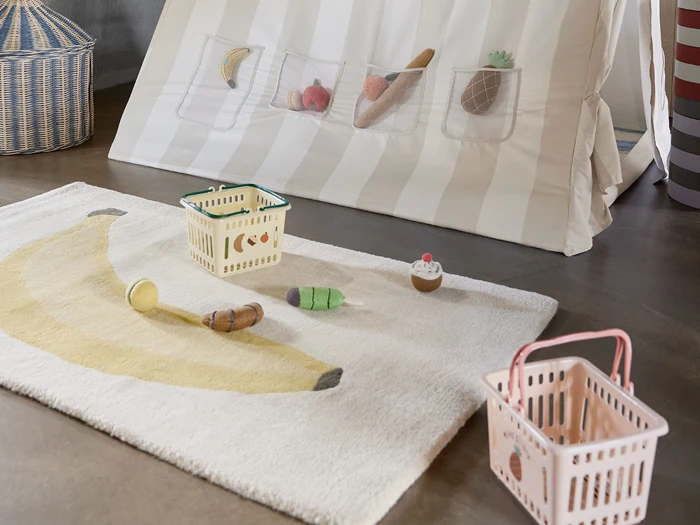 OYOY, Mini, Banana, Tuftet Tæppe, Råhvid, Gul, 80% Uld, 20% Bomuld, L:140 x B:80 x H:2 cm