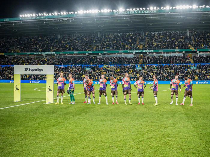 ALDRIG GIV OP - GYTKJÆR - FODBOLDTRØJEFREDAG - BØRNECANCERFONDEN - LYNGBY BOLDKLUB