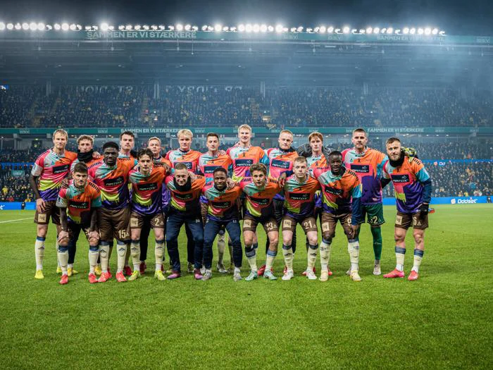 ALDRIG GIV OP - GYTKJÆR - FODBOLDTRØJEFREDAG - BØRNECANCERFONDEN - LYNGBY BOLDKLUB