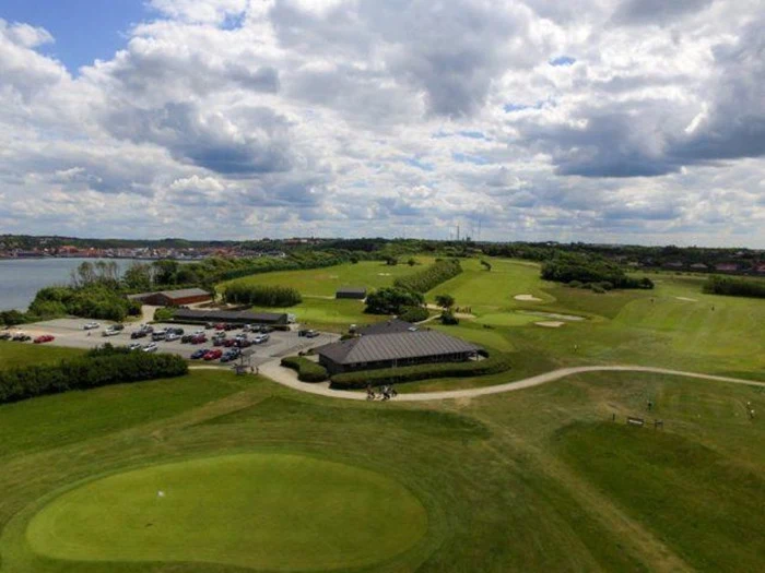 Greenfees for 2 til Lemvig Golfklub
