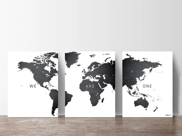 Plakatsæt: 3 delt verdenskort teksten: ARE ONE"